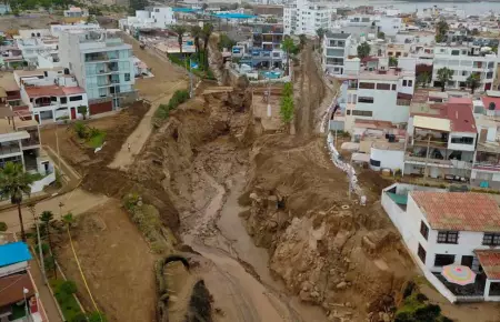 Distrito de Punta Hermosa afectada por huaico.