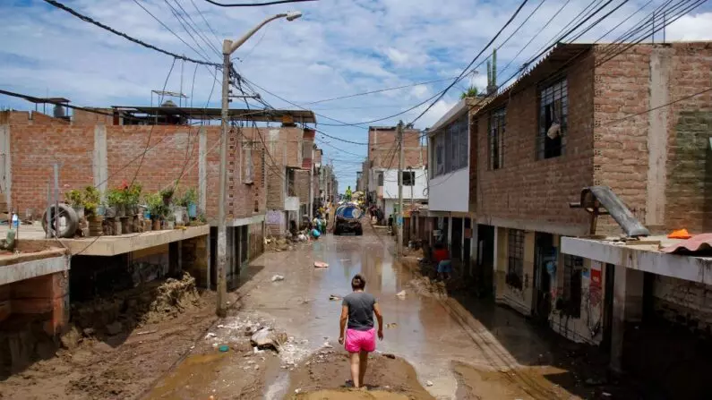 Viviendas afectas por huaicos en Per.