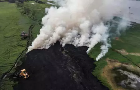 Denuncian quema de humedal La Antena en la provincia de Virú.