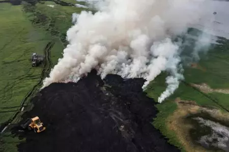 Denuncian quema de humedal La Antena en la provincia de Virú.