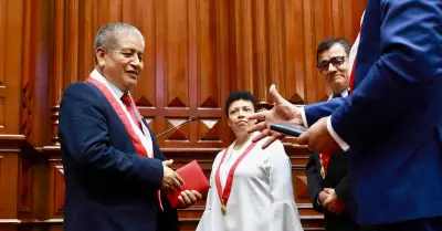 Isaac Mita juramenta como congresista en reemplazo de Betssy Chávez.