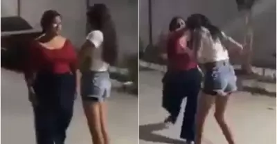Mujer golpea a su hija por no defenderse del bullying en México.