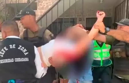 Mujer termina desangrndose tras pualadas de su expareja.