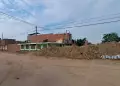 Vecinos se declaran la guerra por la colocación de un muro de tierra en El Porvenir