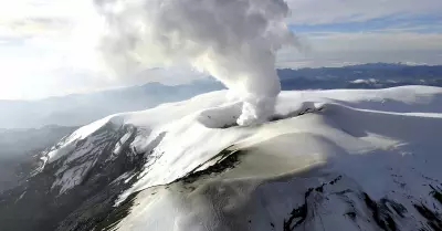 Colombia alerta sobre riesgo de erupción del volcán Nevado del Ruiz