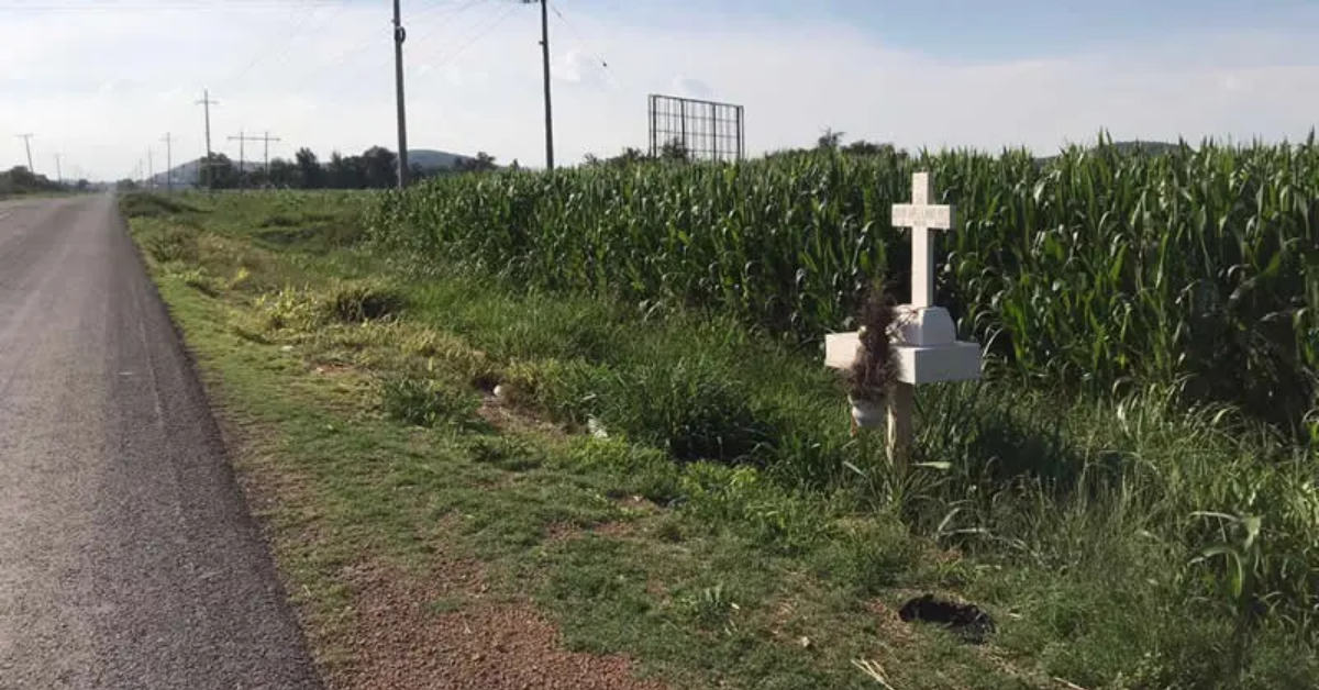 ¿Por qué se coloca una cruz donde alguien murió por accidente? Este es
