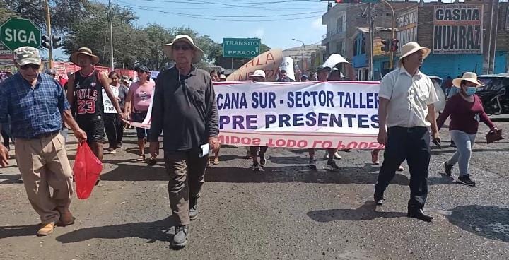 Pobladores de Casma exigen la construccin definitiva del puente Sechn