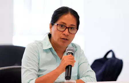 Fiscala presenta denuncia constitucional ante el Congreso contra Rosio Torres.
