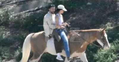 Bad Bunny y Kendall Jenner son vistos paseando a caballo