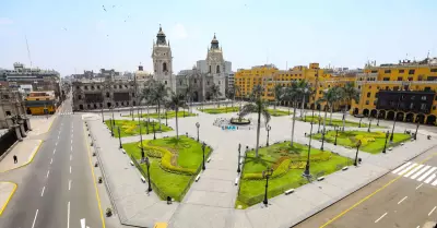 Cierran vías del Centro Histórico de Lima.