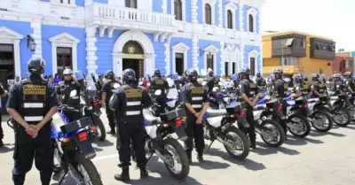Serenos inician huelga en Trujillo