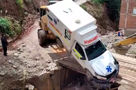 Ambulancia se despista y cae al ro Parcoy en La Libertad