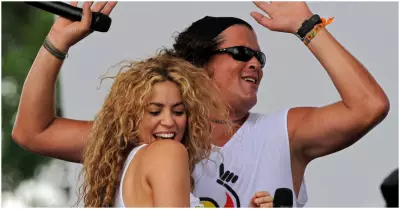 Shakira homenajea a Carlos Vives