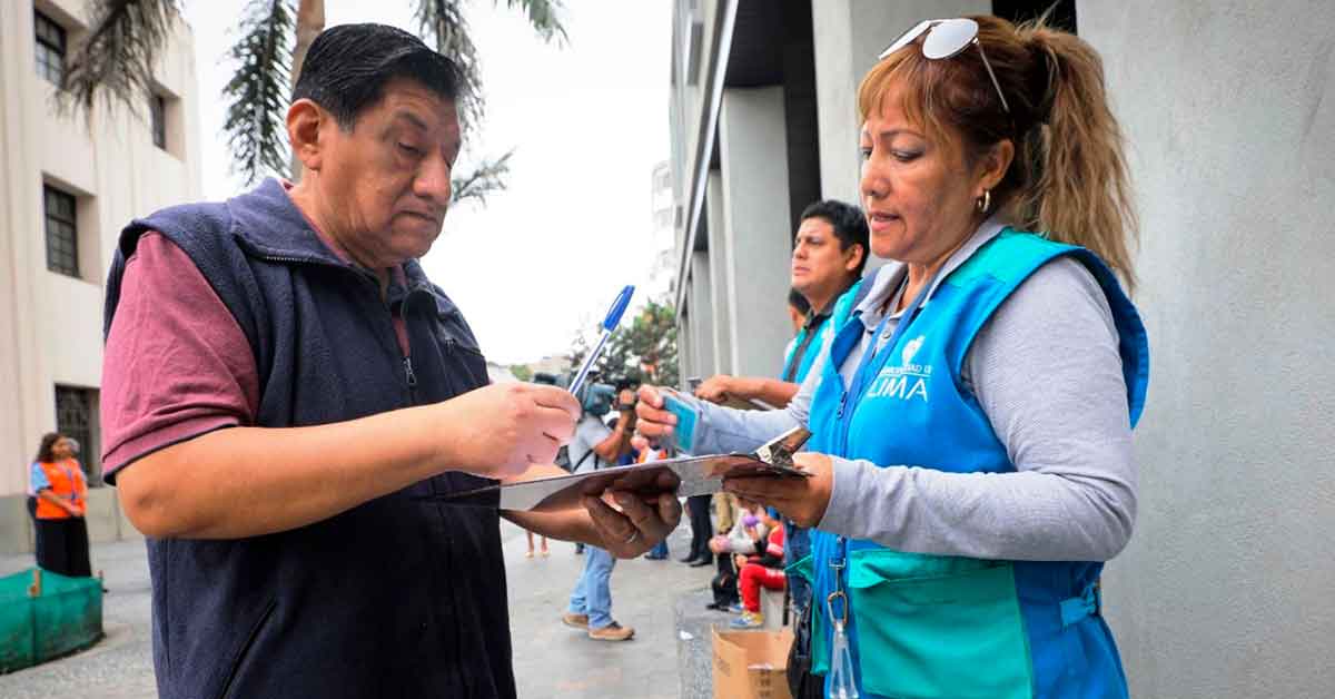 Cercado De Lima Ambulantes Del Mercado Central Y Mesa Redonda Tienen