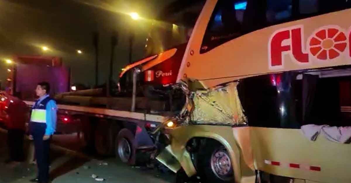 Choque En Surco Un Muerto Y 25 Heridos Tras Impacto De Bus Interprovincial Contra Un Tráiler 5649