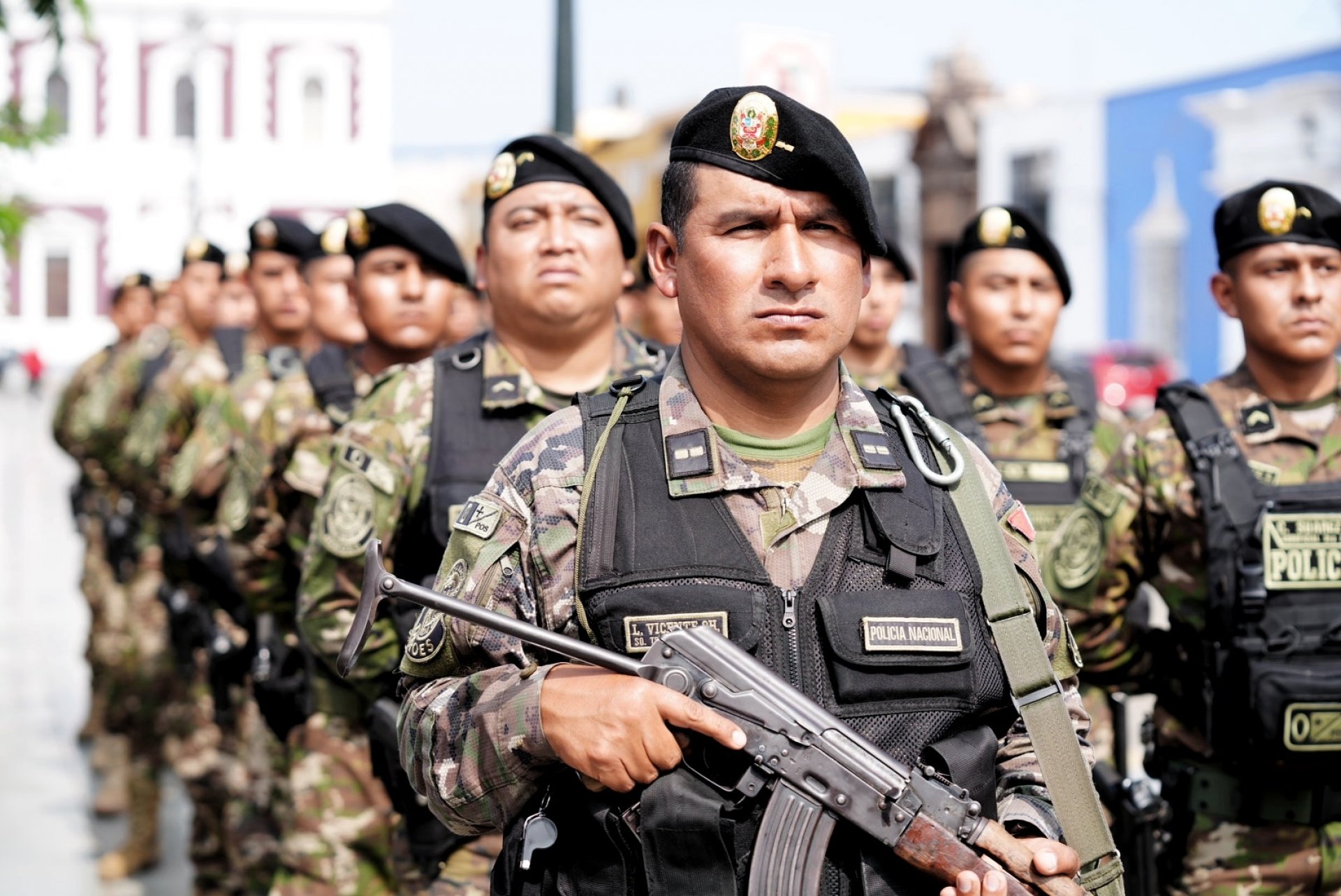 Ciudadanos piden la salida del Ejrcito a las calles tras ampliacin de estado de emergencia