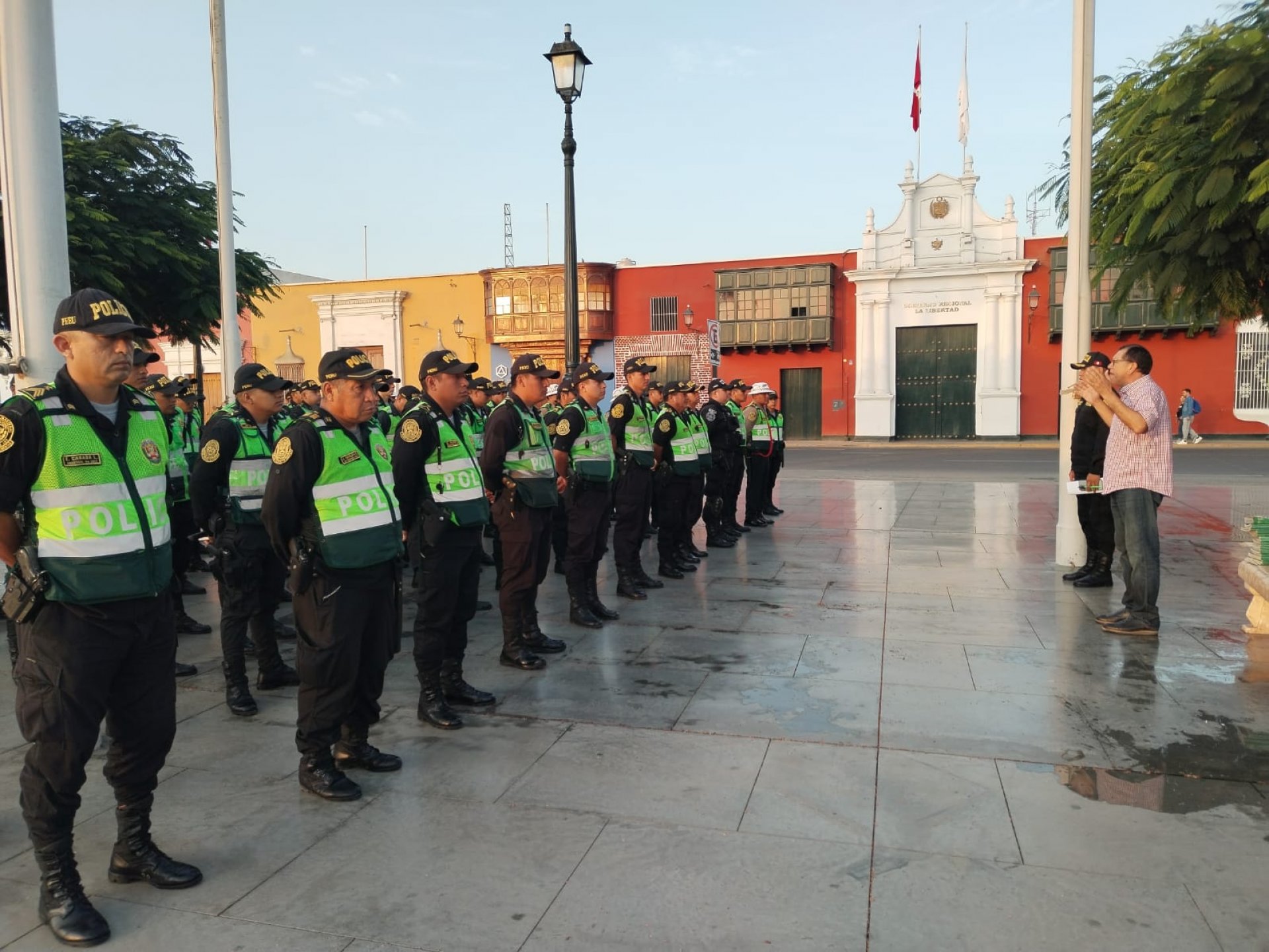 Alcalde denuncia que retiran a policas de los distritos para llevarlos a patrullar en Trujillo