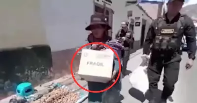 Anciana llevaba a su presunta nieta fallecida dentro de una caja