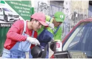 Hermanos que trabajan en un taller se disfrazan de Mario y Luigi para atender a clientes