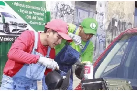 Hermanos se disfrazan de Mario y Luigi en taller
