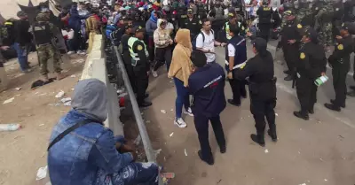 Migrantes venezolanos retornan a su pas luego de permanecer varados.