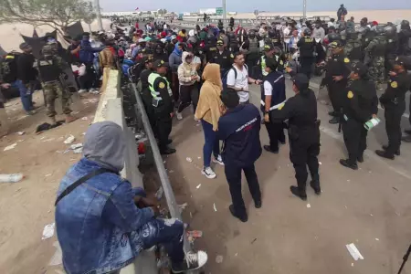 Migrantes venezolanos retornan a su pas luego de permanecer varados.