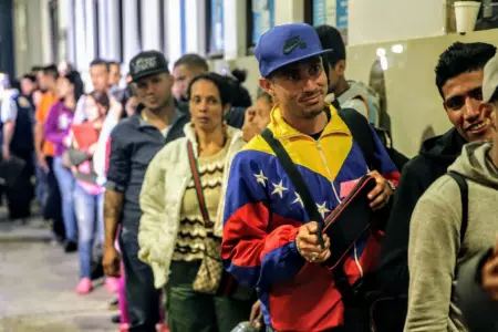 Ecuador y Colombia proponen a Per la expulsin de extranjeros por va area.