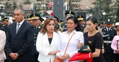La presidenta Dina Boluarte se hizo presente en homenaje a polica asesinada en