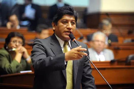 Josue Gutiérrez, nuevo defensor del Pueblo.