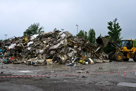 Barro y desolaci�n en el norte de Italia tras inundaciones