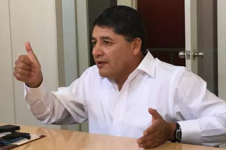Victor Hugo Rivera pide 3 millones de soles a Exitosa