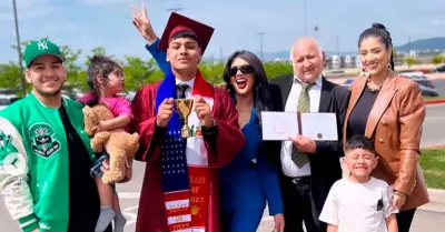 Hermanas Soifer felices por la graduación de su hermano en EE.UU.