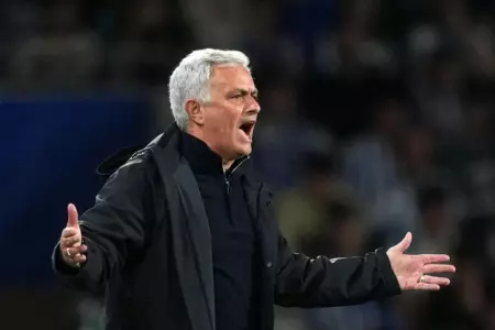 José Mourinho salió en defensa del AS Roma