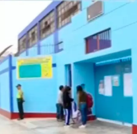 Madre de familia denuncia bullying a su hija en su colegio.