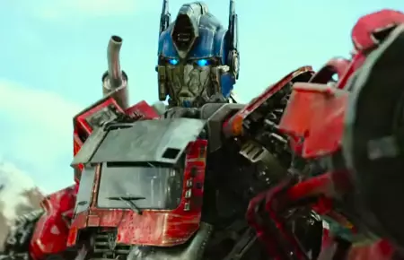 Optimus Prime envía mensaje al Perú.