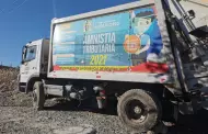 Compactadora de basura de Miraflores permanece abandonada desde hace días en la vía pública de otro distrito