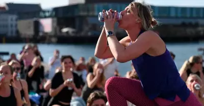 Anne Lund, la instructora que combina yoga con cerveza.
