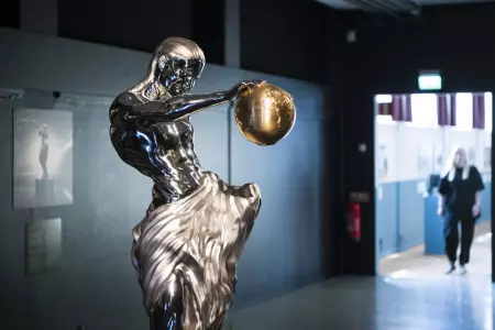 Museo sueco expone escultura creada por IA e inspirada por Miguel Ángel y otros 