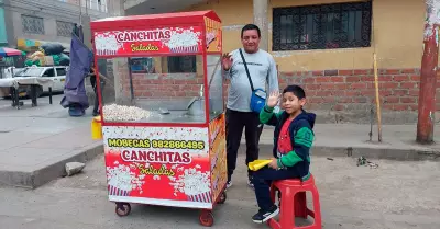 Padre tumbesino logr comprar carrito de pop corn tras difusin en Exitosa.