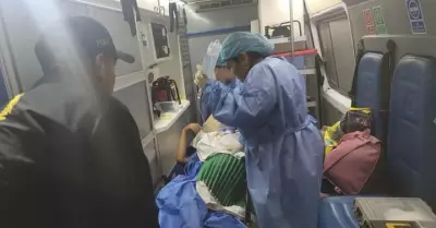 Mujer da a luz en ambulancia del distrito de Nepea