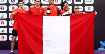 Equipo de tenis de mesa en Juegos Santiago 2023.