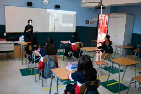 Uso de mascarillas volver a ser obligatorio en colegios de Chile.