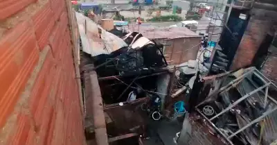 Cercado de Lima: 3 familias lo pierden todo tras incendio.