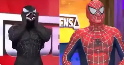 Spiderman y Venom se enfrentan en vivo.