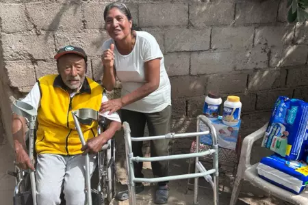 Fundacin Romero ayuda a adulto mayor en Chosica.