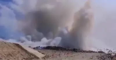 Incendio consume celda de residuos ubicado en Lambayeque.