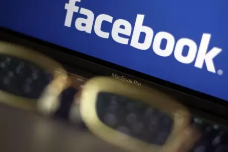 Poder Judicial sentencia a mujer que cre perfil falso de Facebook.