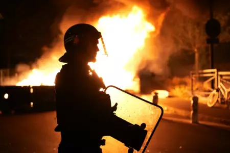 Francia refuerza el despliegue policial tras tres noches de disturbios