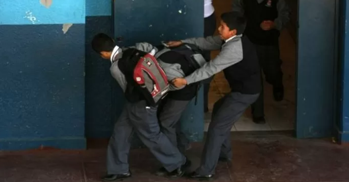 Proponen expulsar a responsables de bullying.