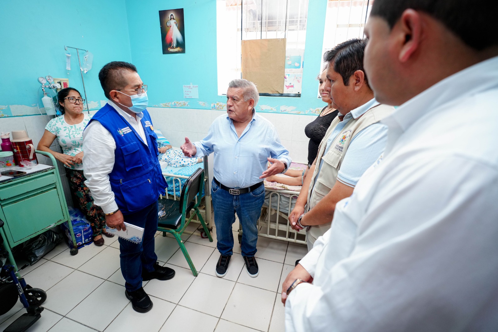 Gobernador regional, Csar Acua, inspecciona establecimientos de salud en Trujillo.